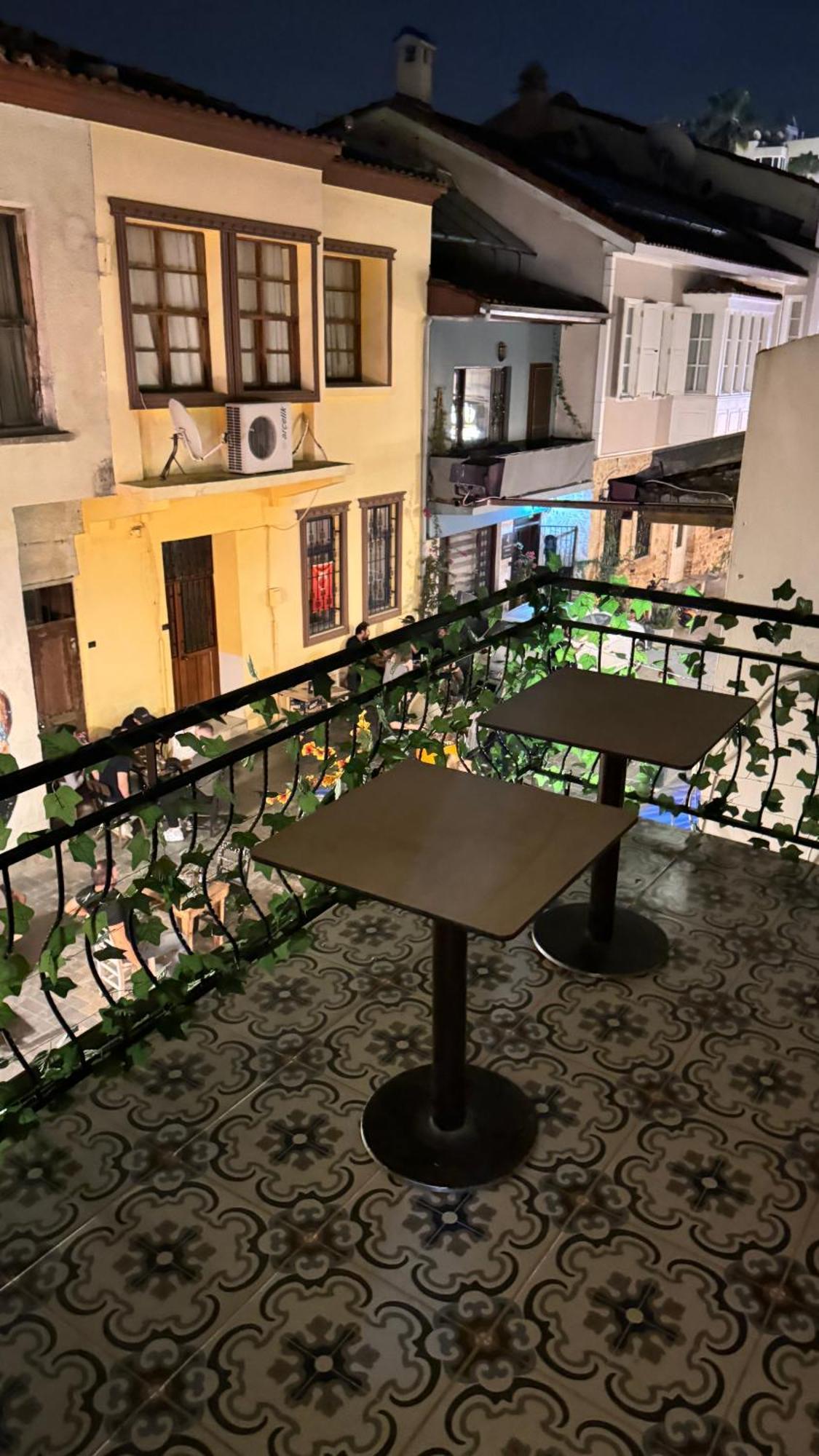 Otel Callisto Pub & Kitchen & Antalya